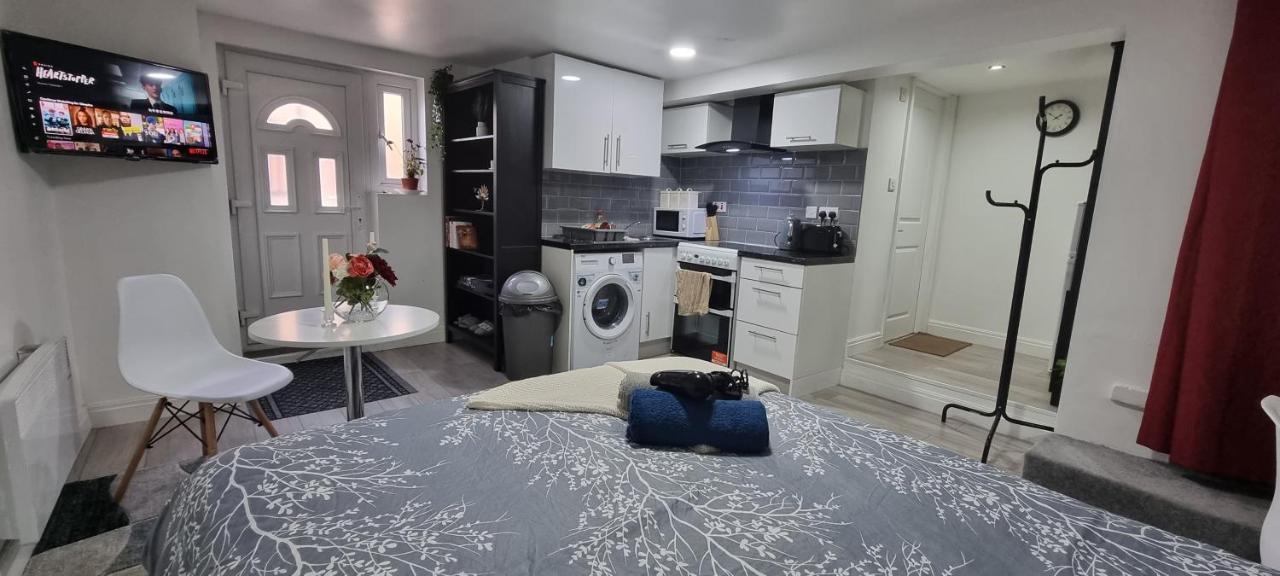 Charming, Cosy Hideaway With Free Wifi, Parking Apartment ลีดส์ ภายนอก รูปภาพ