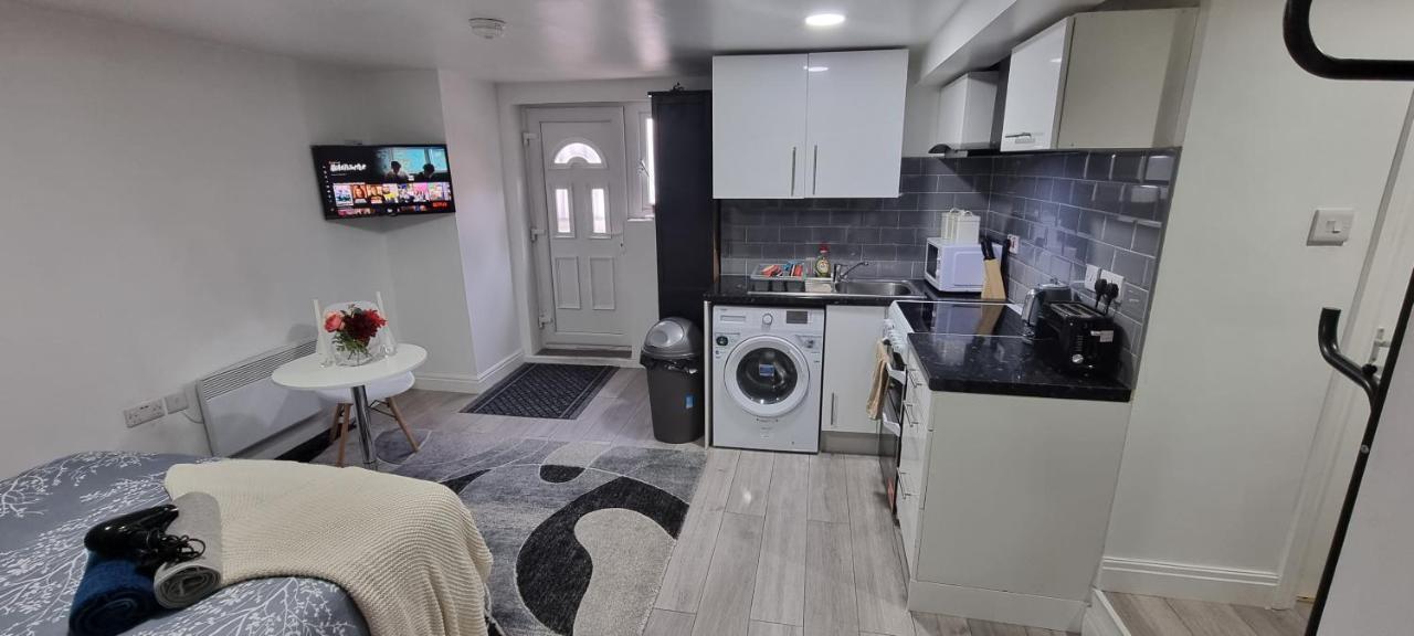 Charming, Cosy Hideaway With Free Wifi, Parking Apartment ลีดส์ ภายนอก รูปภาพ
